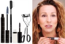 Anna K. demonstrates how to use Lash Kit