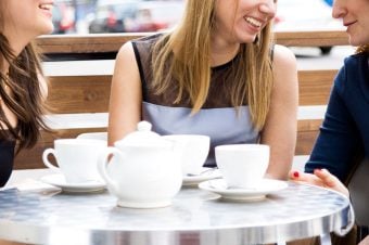 Type 4 Lifestyle tips - Type 4 women socializing with tea