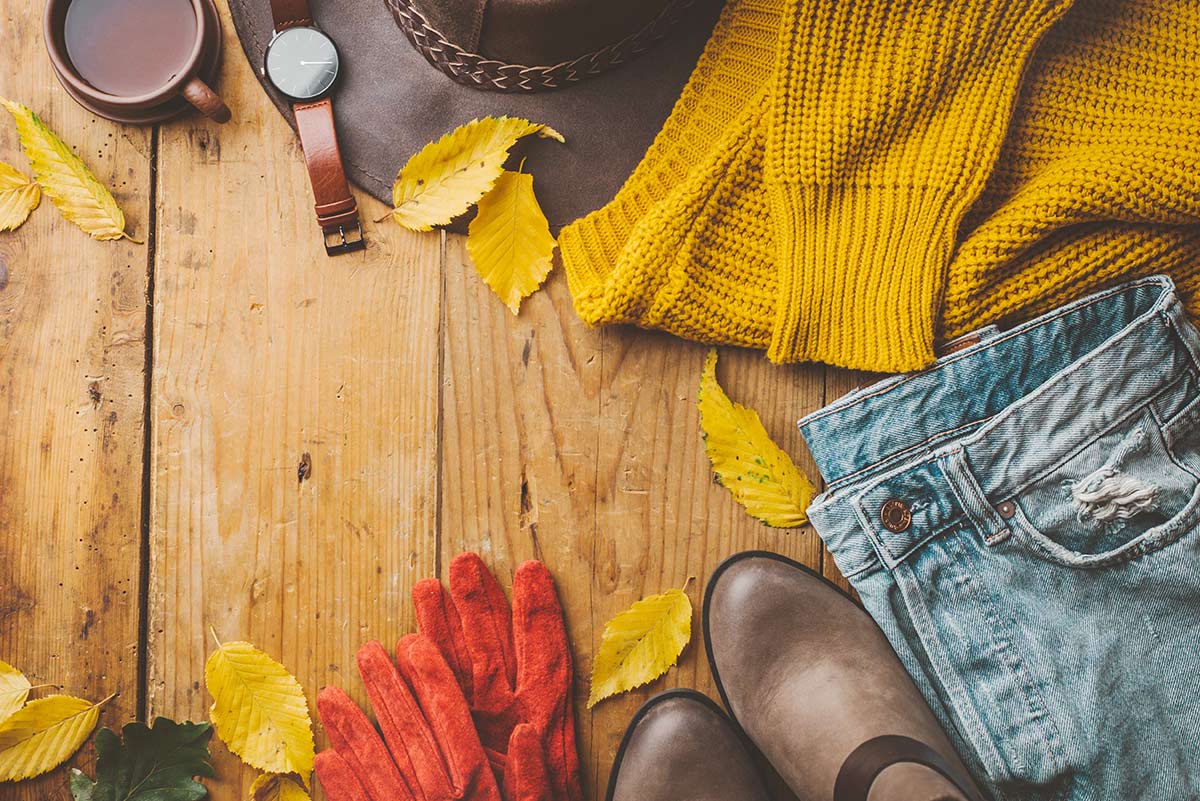 November Capsule Wardrobe: Fall Sweaters & Flattering Leggings
